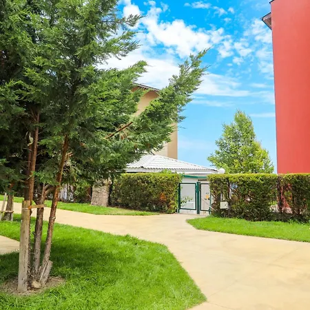 Luxury First Line With Pool And Sea View In Complex Oazis Apartment Ravda