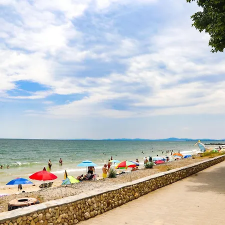 Luxury First Line With Pool And Sea View In Complex Oazis