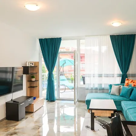 Luxury First Line With Pool And Sea View In Complex Oazis