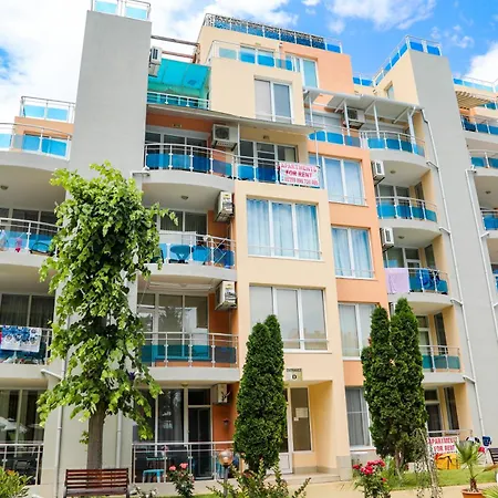 Luxury First Line With Pool And Sea View In Complex Oazis Apartment Ravda