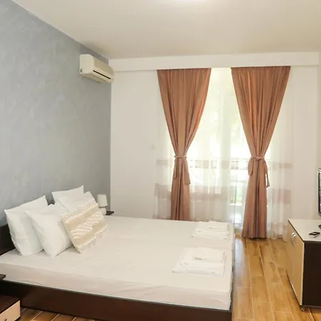 Luxury First Line With Pool And Sea View In Complex Oazis Apartment Ravda