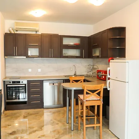 Apartment Luxury First Line With Pool And Sea View In Complex Oazis