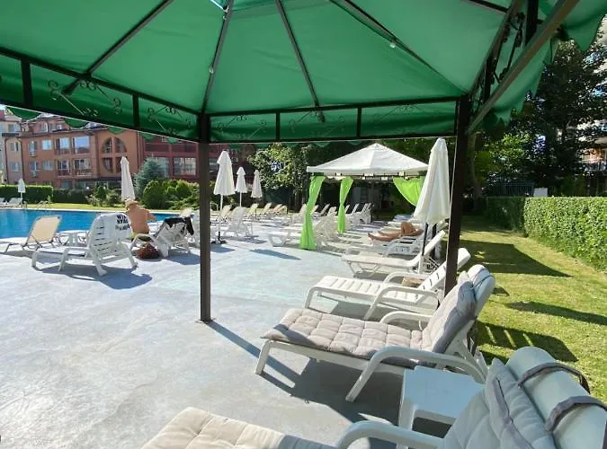 Luxury First Line With Pool And Sea View In Complex Oazis דירה רבדה