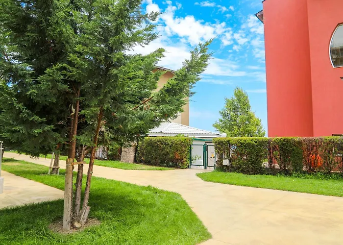 Luxury First Line With Pool And Sea View In Complex Oazis דירה רבדה