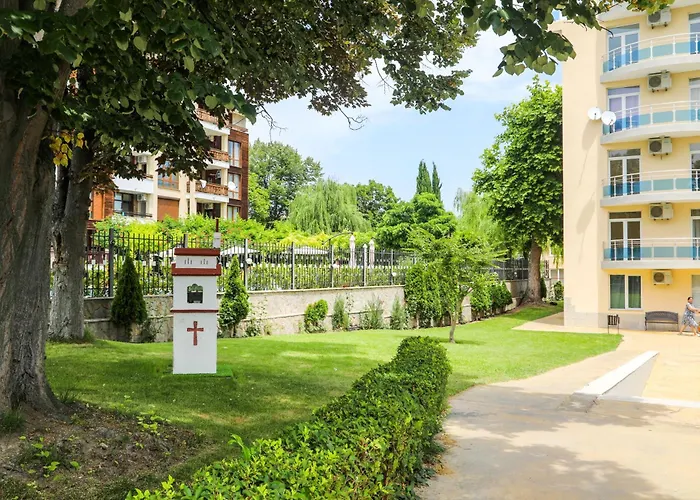 Luxury First Line With Pool And Sea View In Complex Oazis דירה רבדה