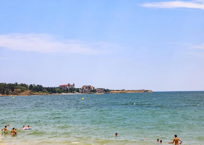 דירה Luxury First Line With Pool And Sea View In Complex Oazis *