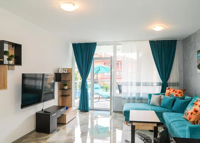 Luxury First Line With Pool And Sea View In Complex Oazis דירה רבדה