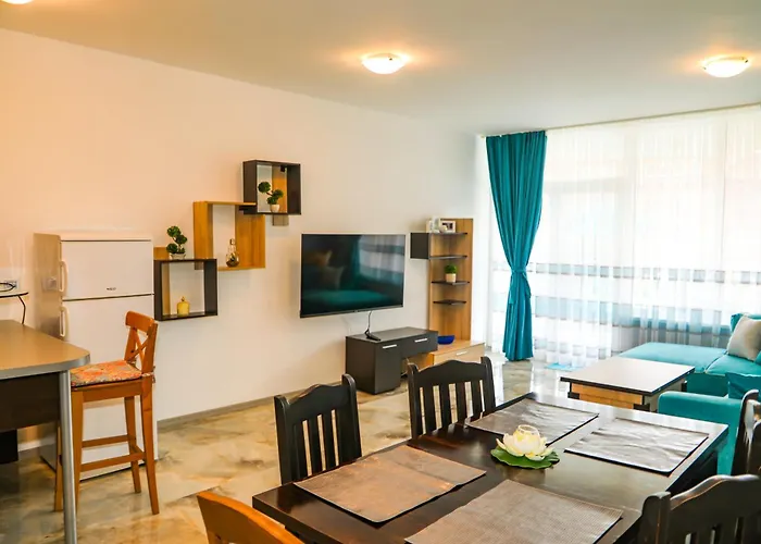 Luxury First Line With Pool And Sea View In Complex Oazis דירה רבדה