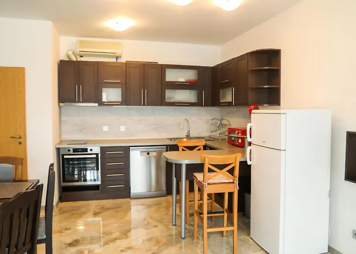 דירה Luxury First Line With Pool And Sea View In Complex Oazis